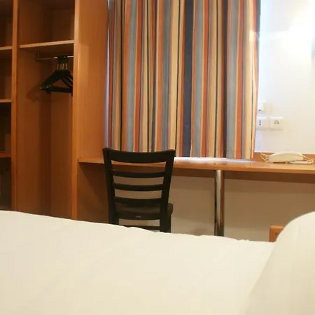 Hotell Brit Essentiel Nord 2*
