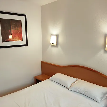 Brit Essentiel Nord Hotel 2*