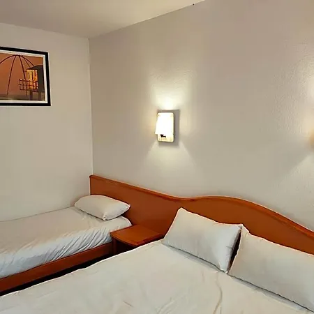 Brit Essentiel Nord Hotel 2*