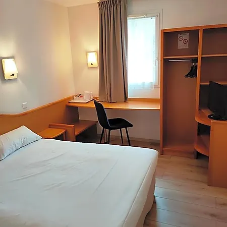 Brit Essentiel Nord Hotel 2*