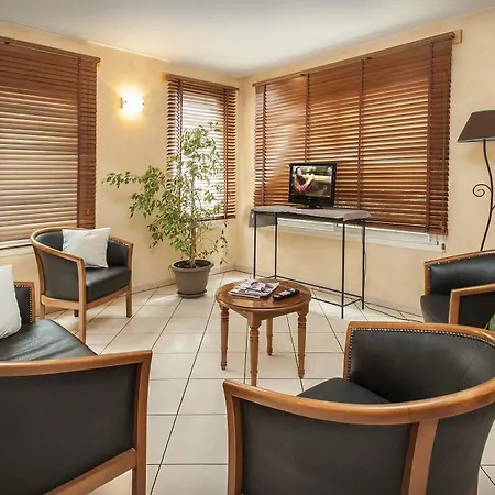 Brit Essentiel Nord Hotel 2*